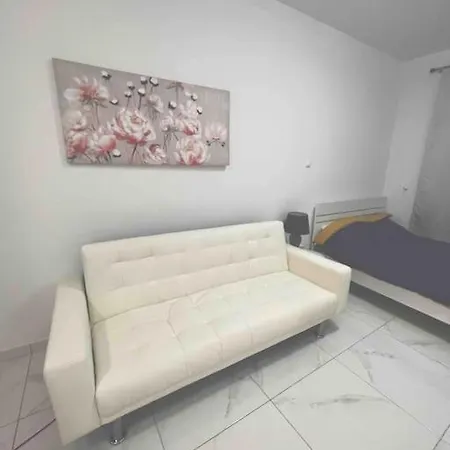 White Apartment/kolwnaki/100mbps/wifi * Athens