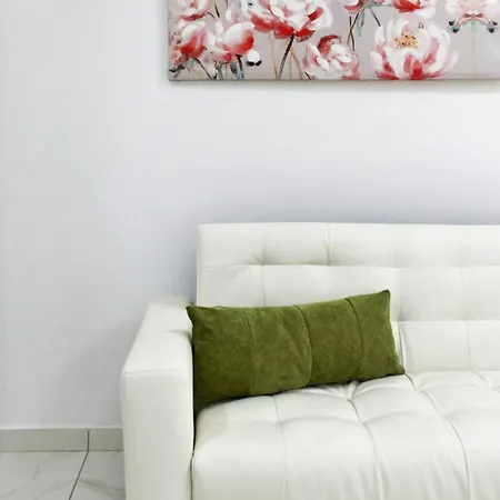 Apartment White Apartment/kolwnaki/100mbps/wifi *