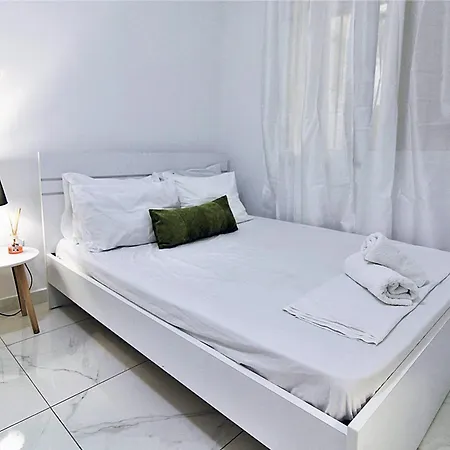 White Apartment/kolwnaki/100mbps/wifi *
