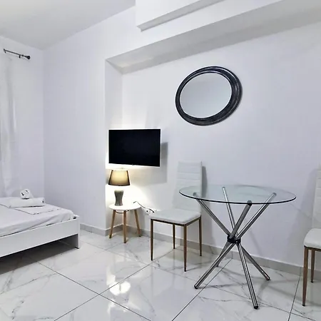Daire White Apartment/kolwnaki/100mbps/wifi Atina